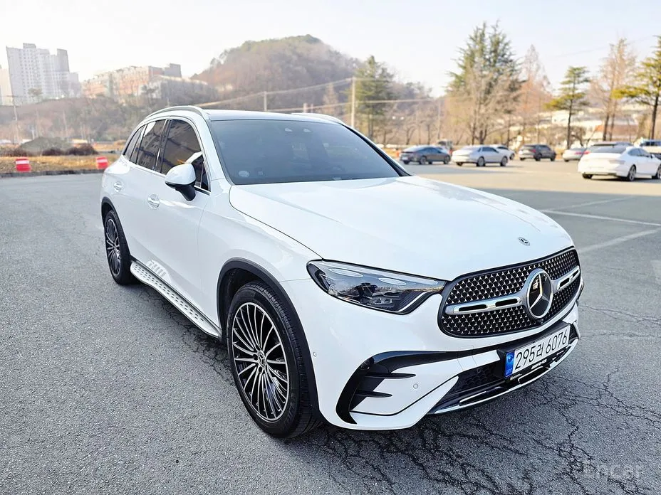 Photo 3 - Mercedes-Benz GLC-Class