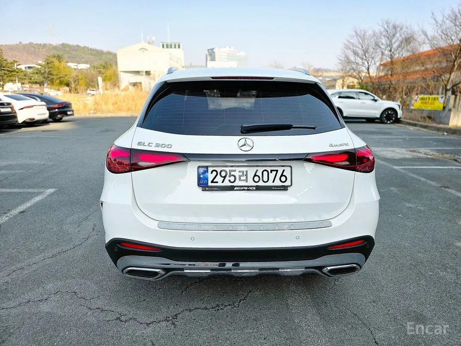 Photo 4 - Mercedes-Benz GLC-Class