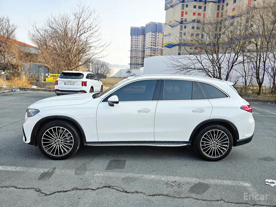 Photo 5 - Mercedes-Benz GLC-Class