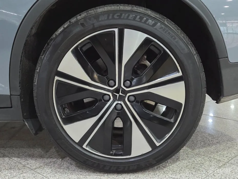 Фото 20 - Polestar 2