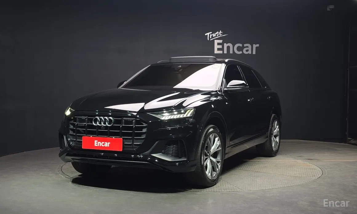 Фото 1 - Audi Q8