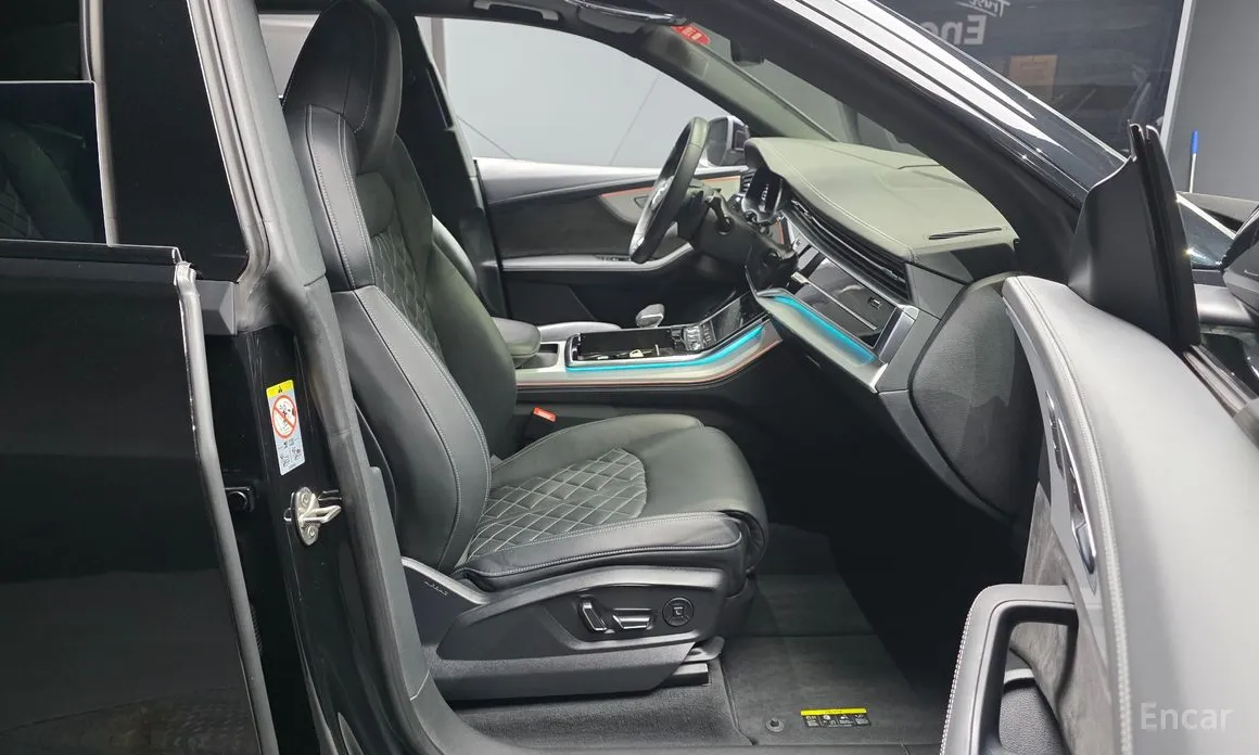 Фото 11 - Audi Q8