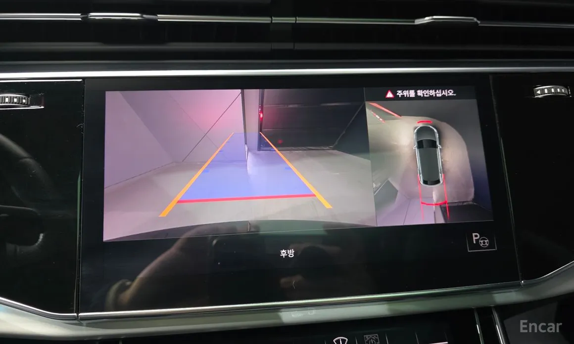 Фото 15 - Audi Q8