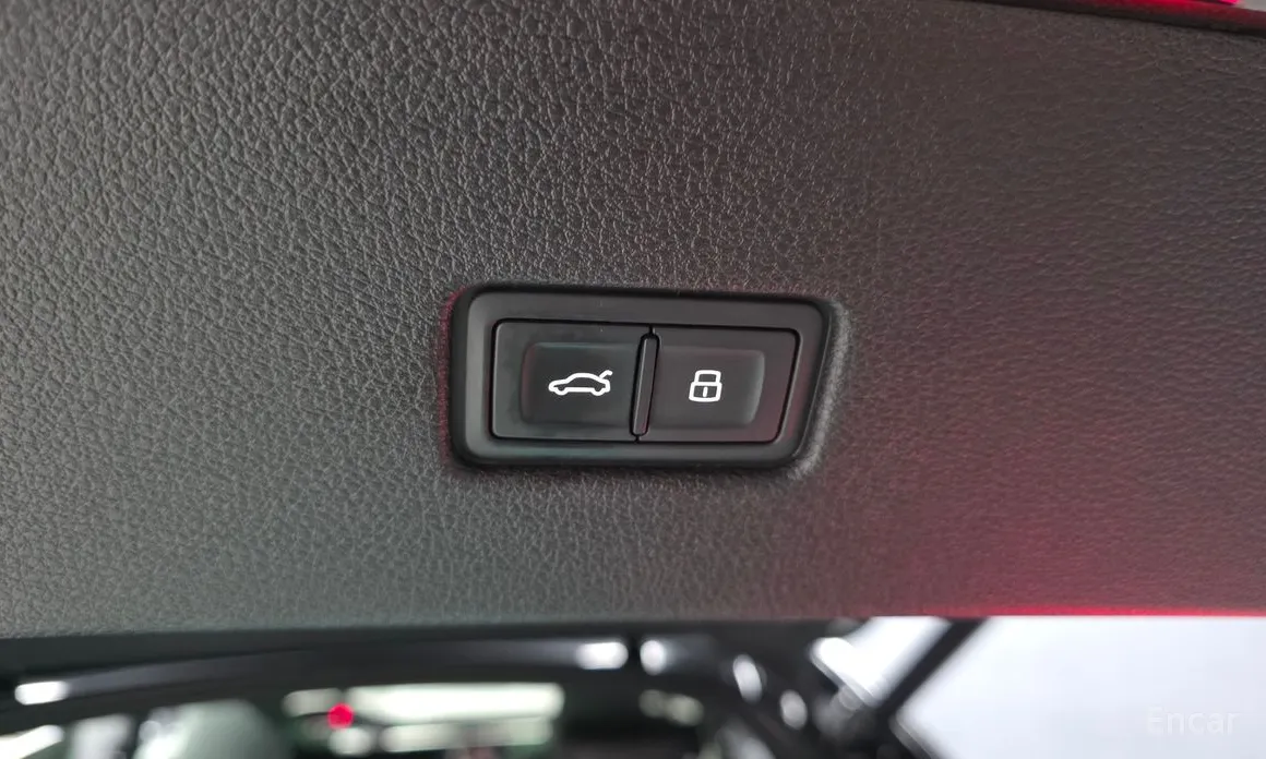 Фото 20 - Audi Q8