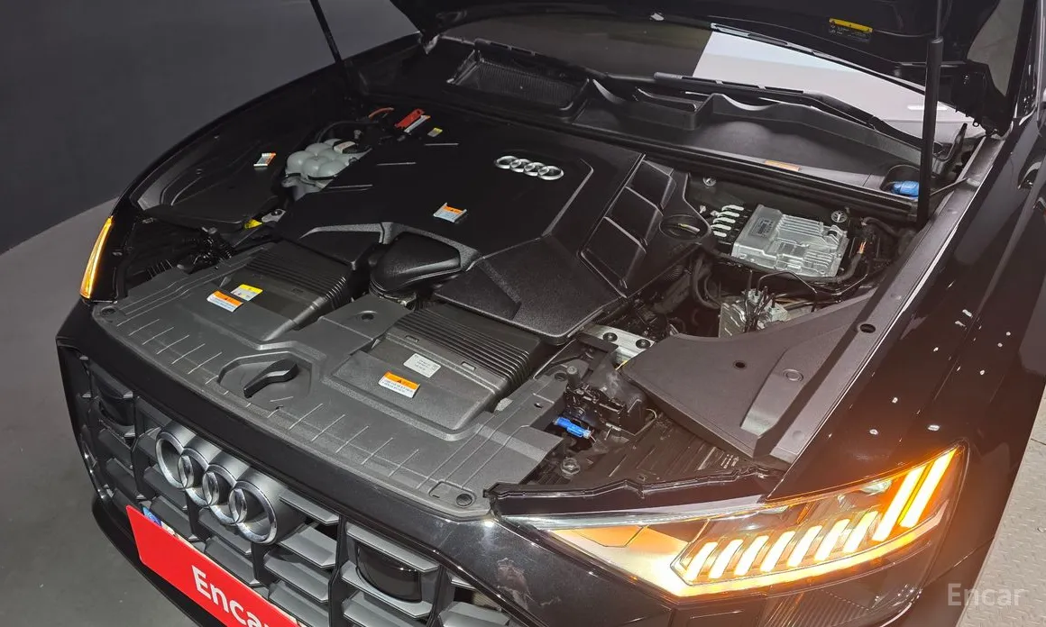 Фото 6 - Audi Q8