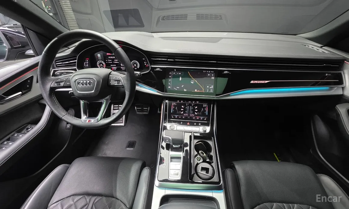 Фото 7 - Audi Q8