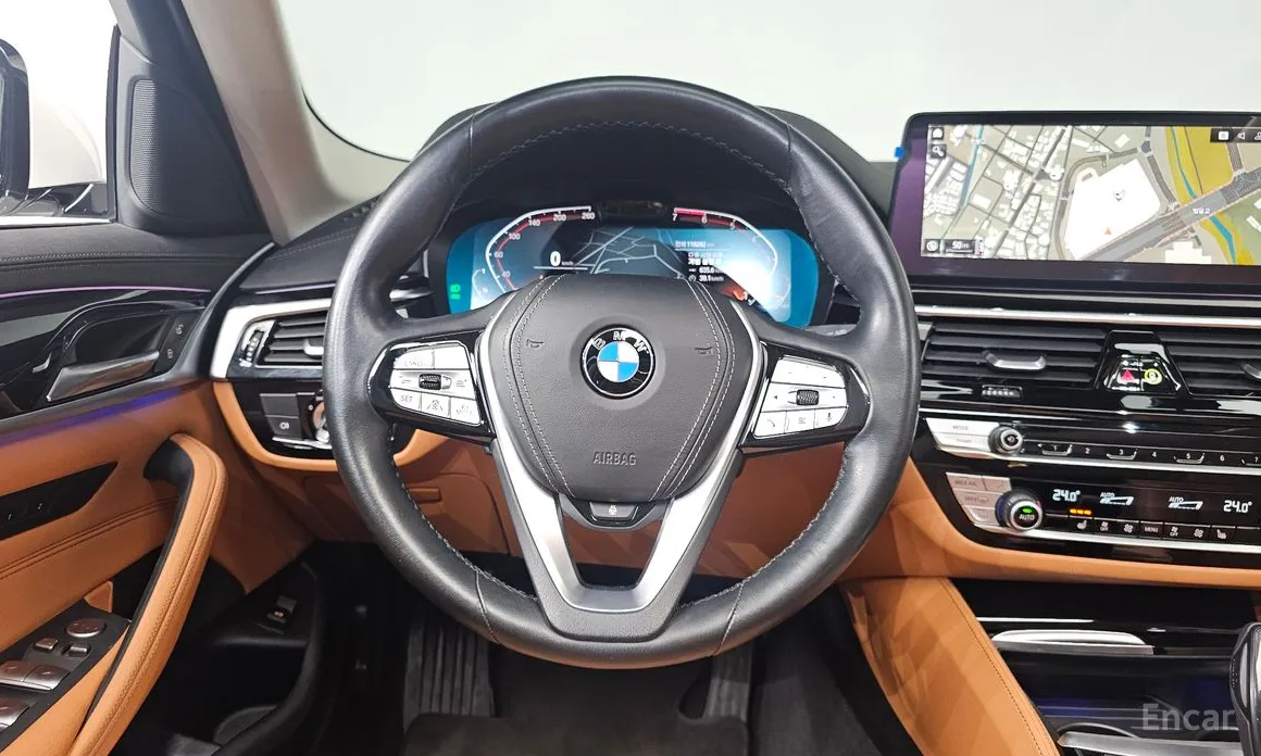 Фото 13 - BMW 5 Series