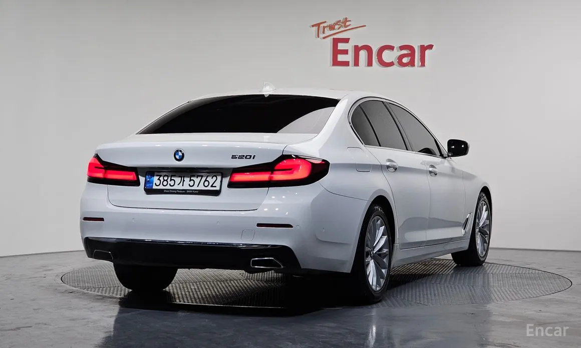 Фото 2 - BMW 5 Series