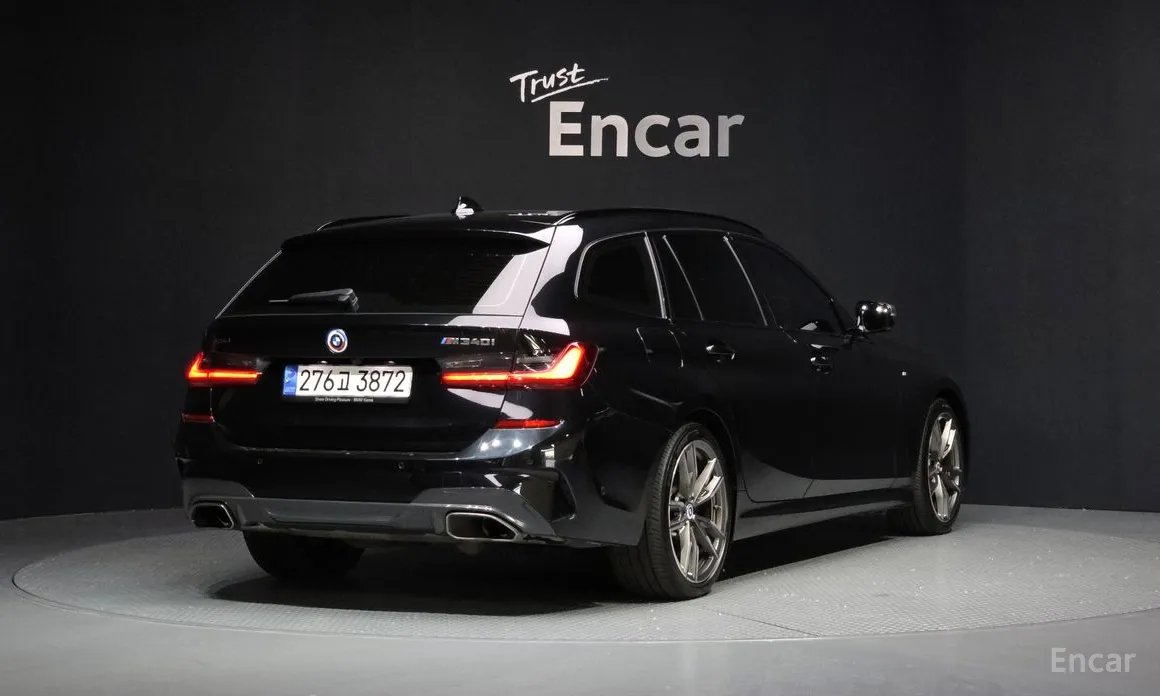 Photo 2 - BMW 3 Series