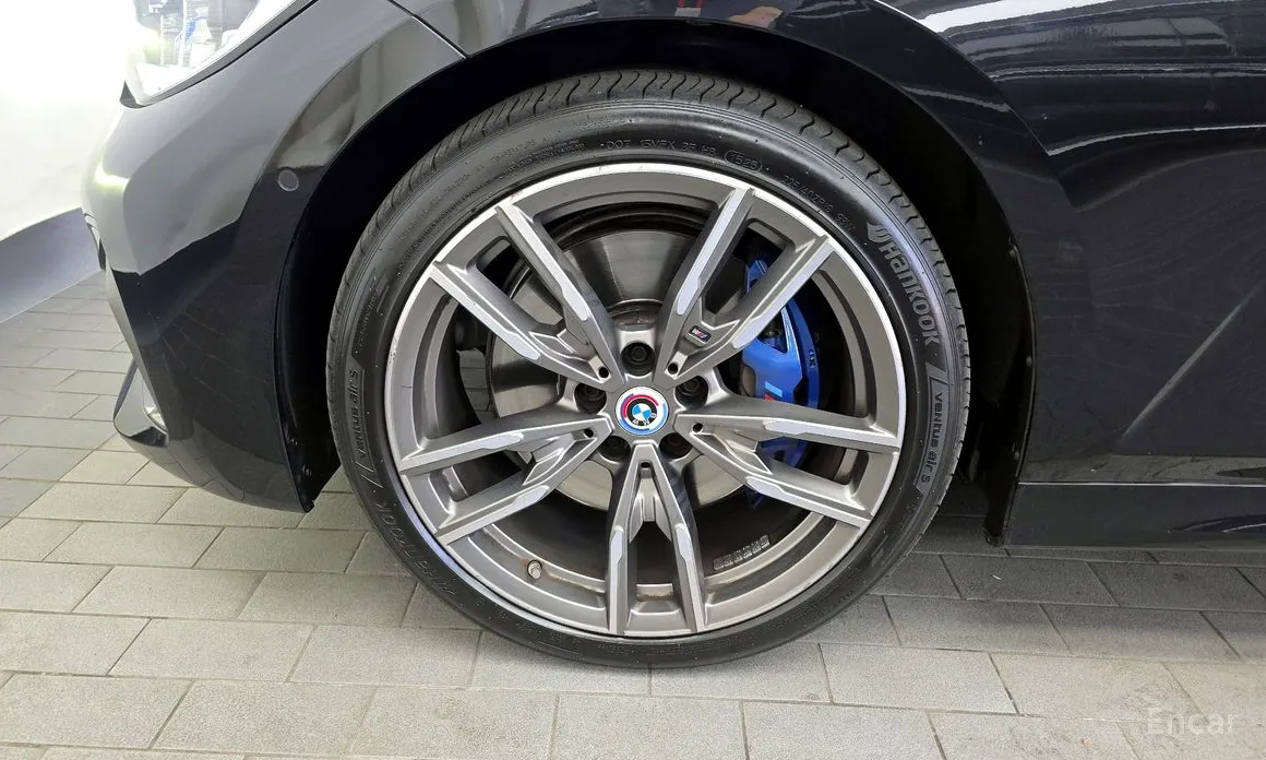 Photo 5 - BMW 3 Series