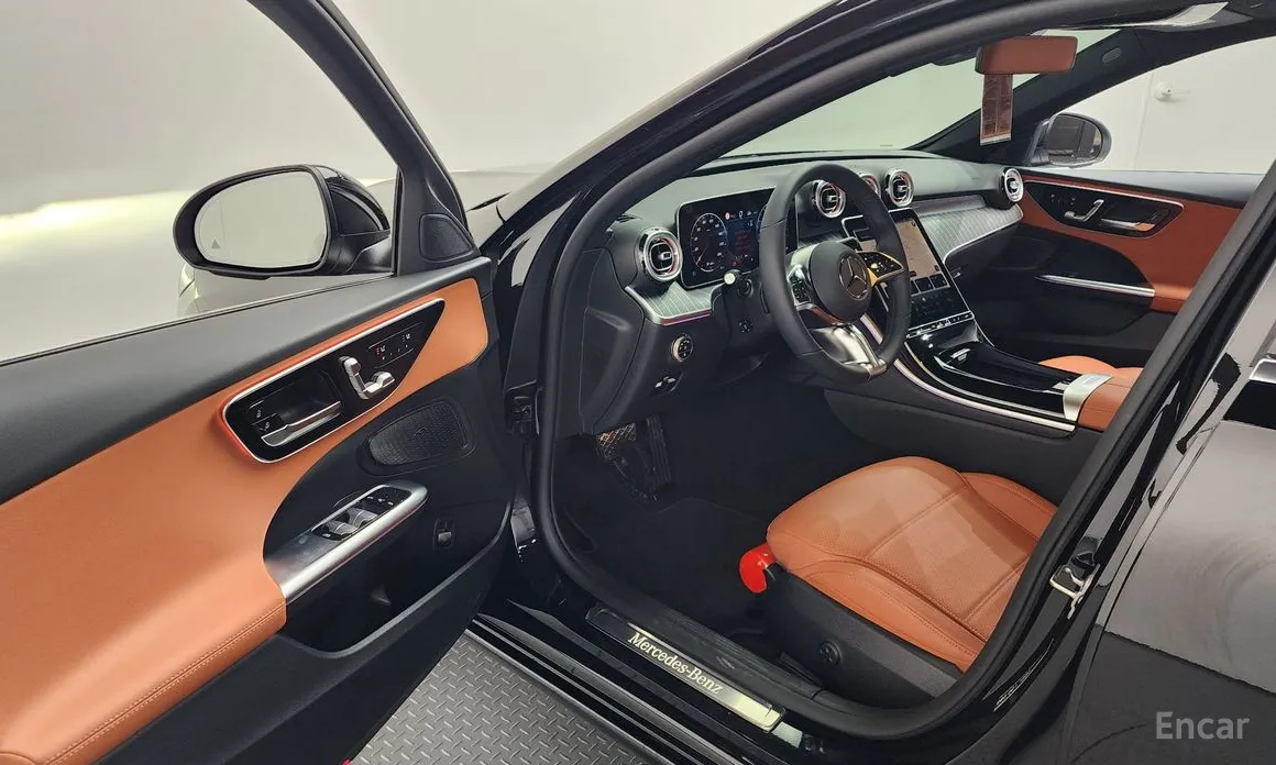 Фото 10 - Mercedes-Benz C-Class