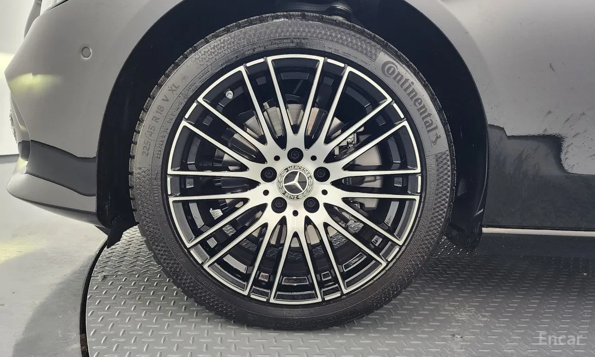 Фото 5 - Mercedes-Benz C-Class