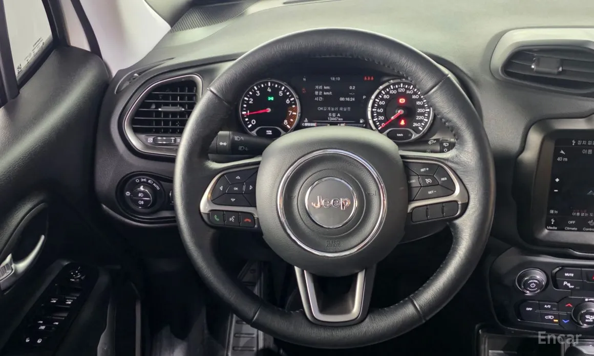 Фото 13 - Jeep Renegade