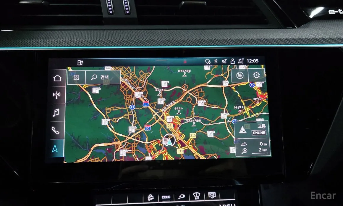 Фото 13 - Audi e-tron