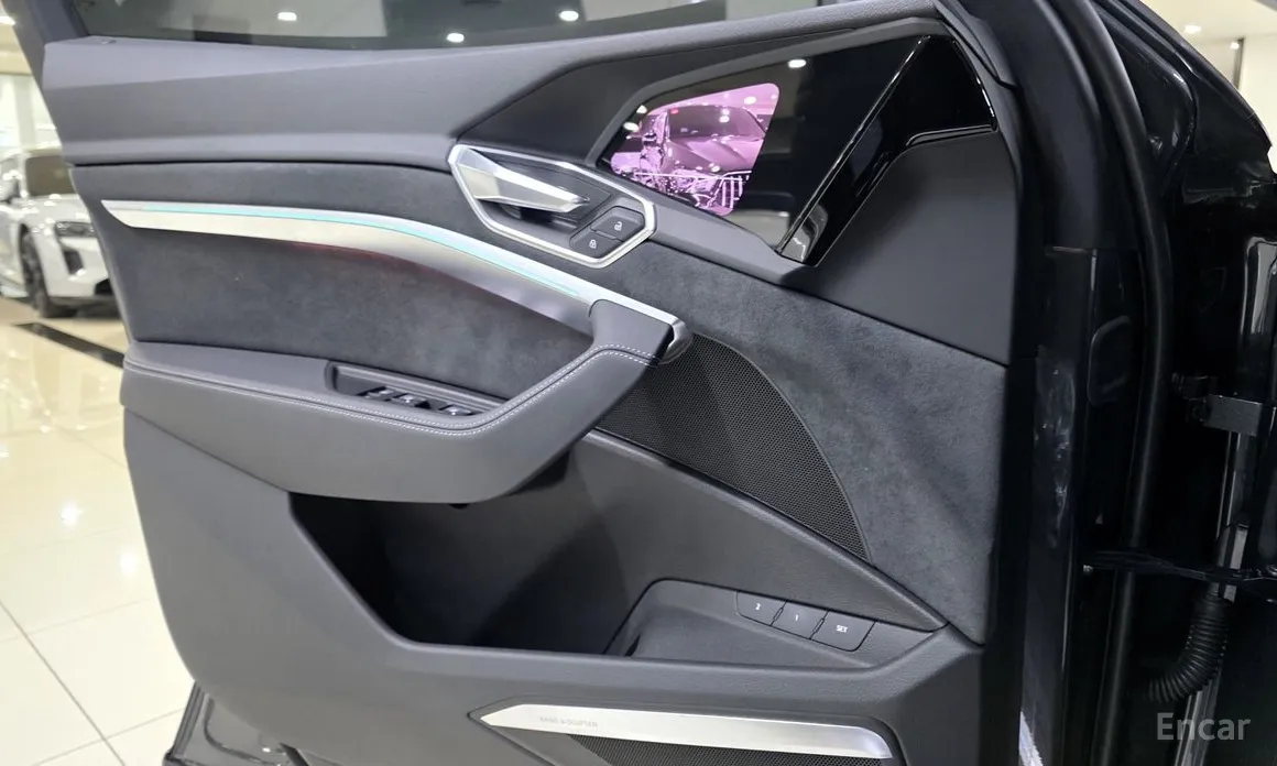 Фото 17 - Audi e-tron