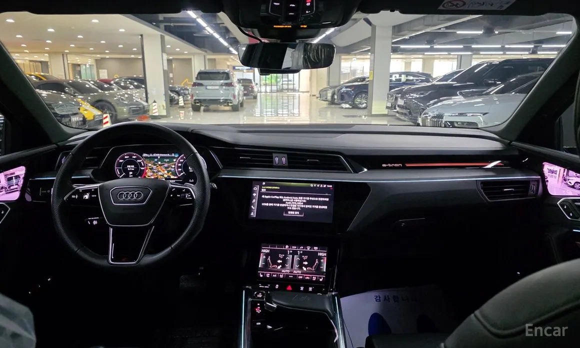 Фото 8 - Audi e-tron