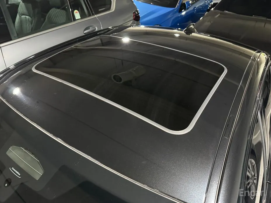 Photo 18 - BMW 3 Series