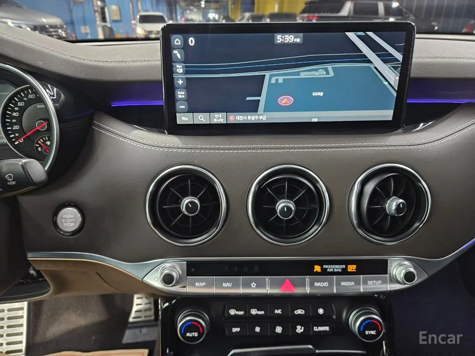 Фото 17 - Kia Stinger