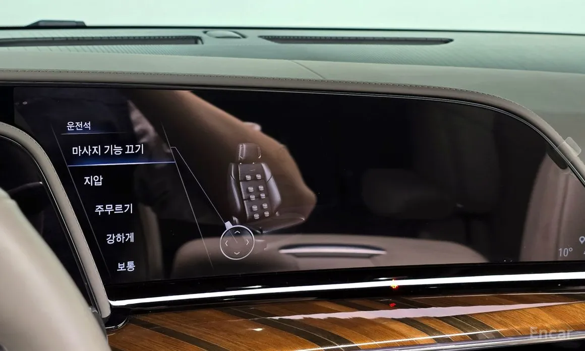 Фото 15 - Cadillac Escalade