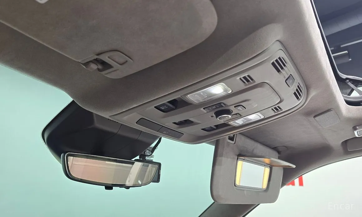 Фото 18 - Cadillac Escalade