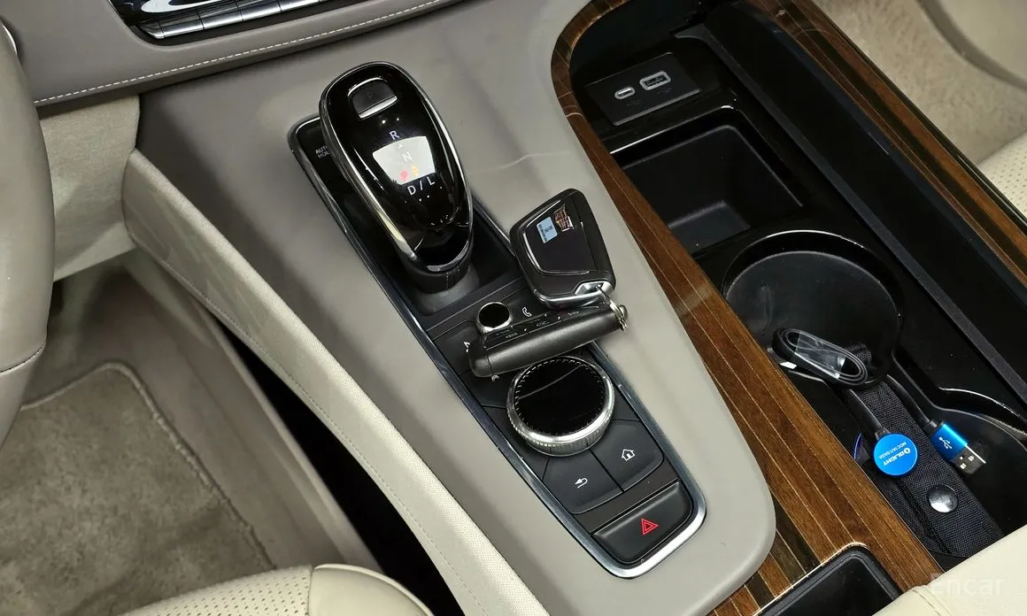 Фото 9 - Cadillac Escalade