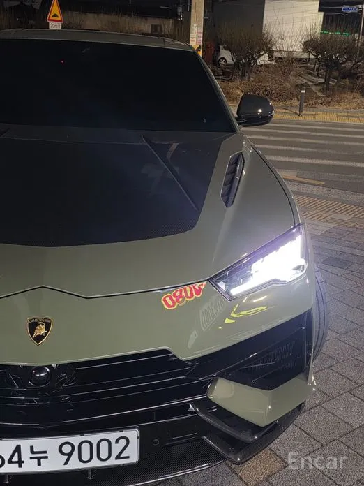 Фото 12 - Lamborghini Urus