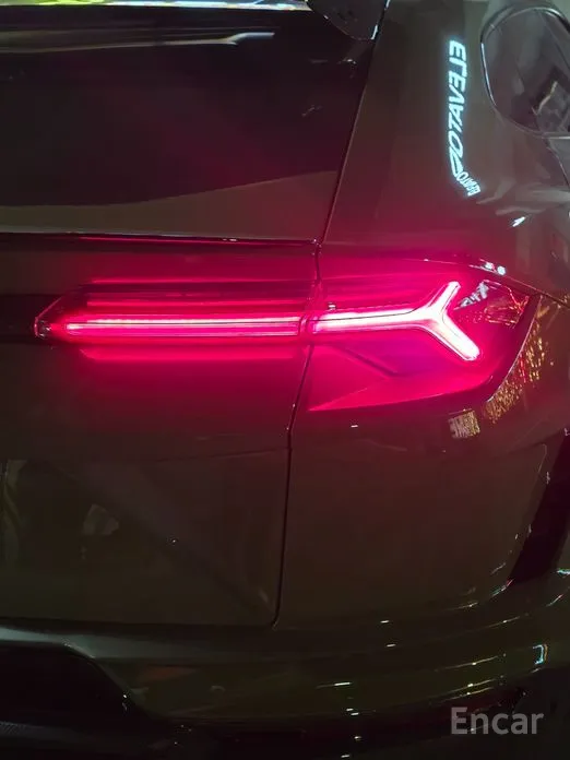 Фото 7 - Lamborghini Urus