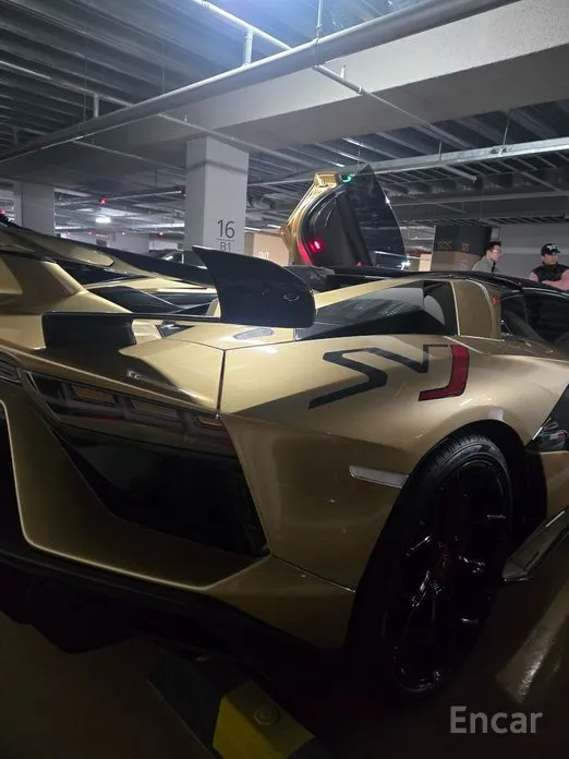 Фото 2 - Lamborghini Aventador