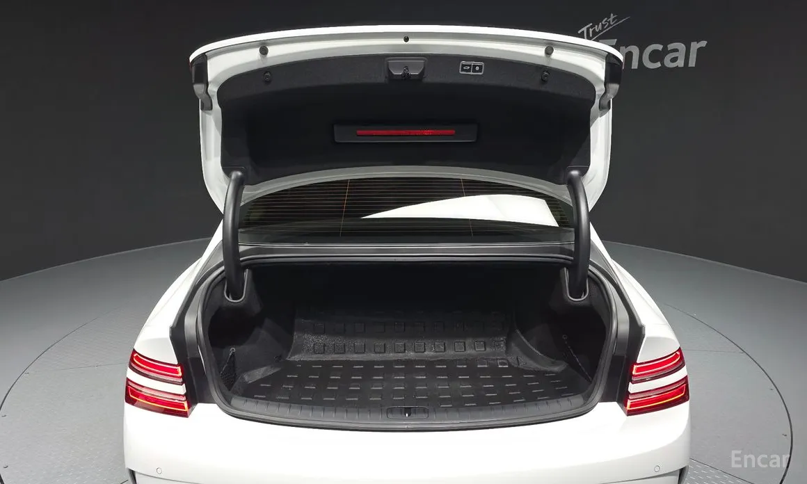 Фото 20 - Genesis G80