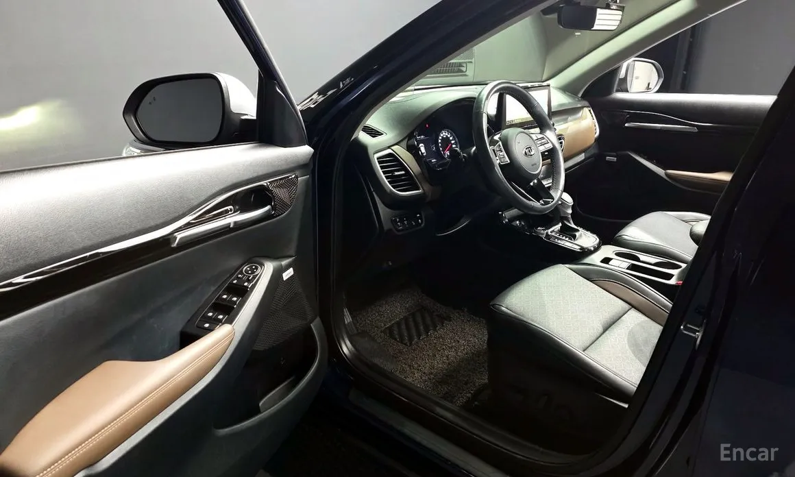 Фото 10 - Kia Seltos