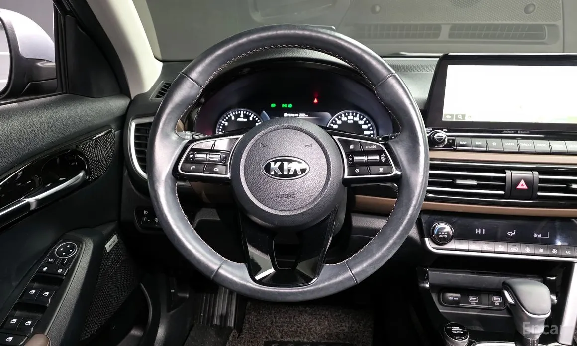 Фото 13 - Kia Seltos