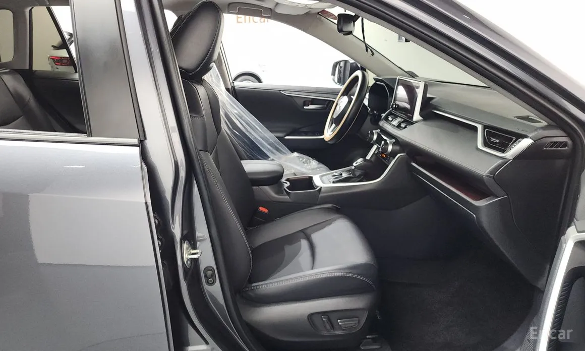 Фото 11 - Toyota RAV4