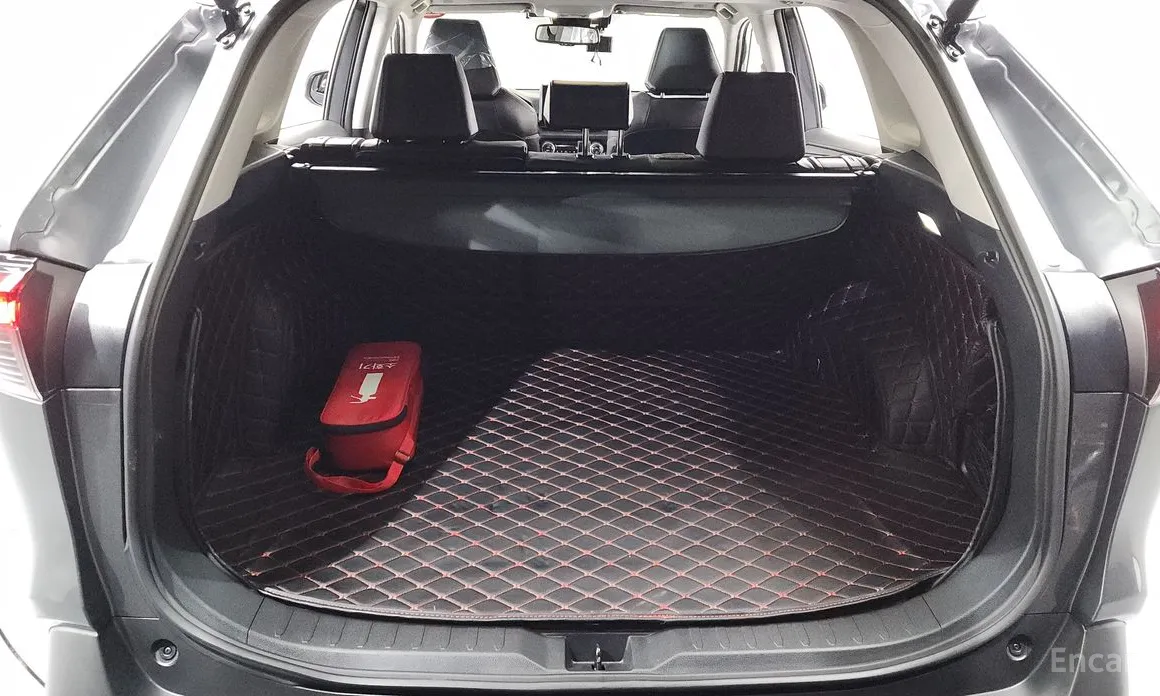 Фото 20 - Toyota RAV4