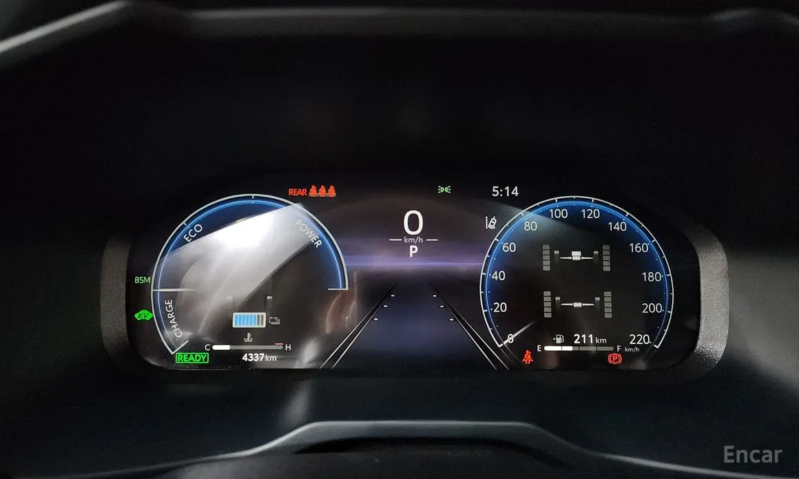 Фото 8 - Toyota RAV4