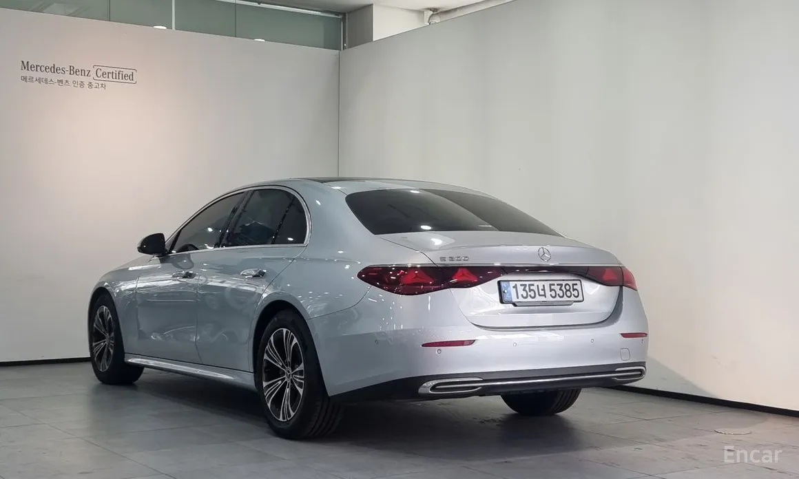 Фото 2 - Mercedes-Benz E-Class