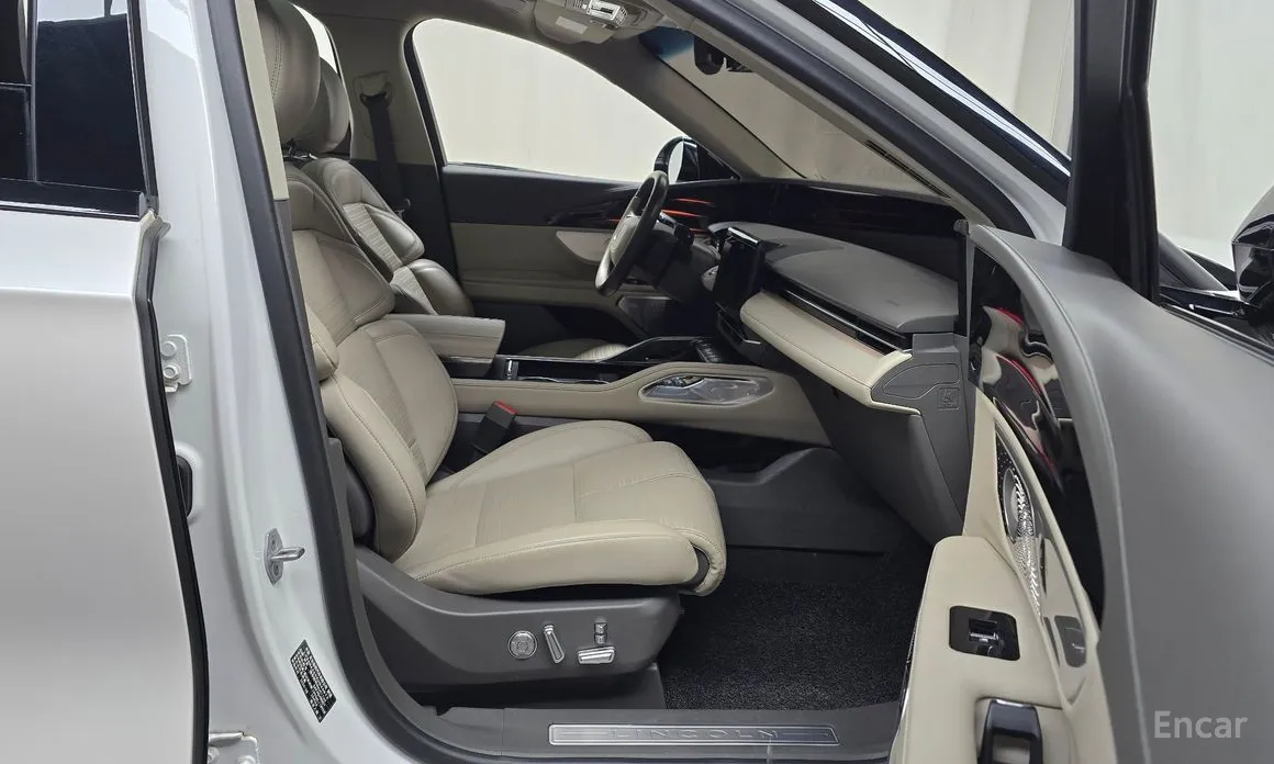 Фото 11 - Lincoln Nautilus