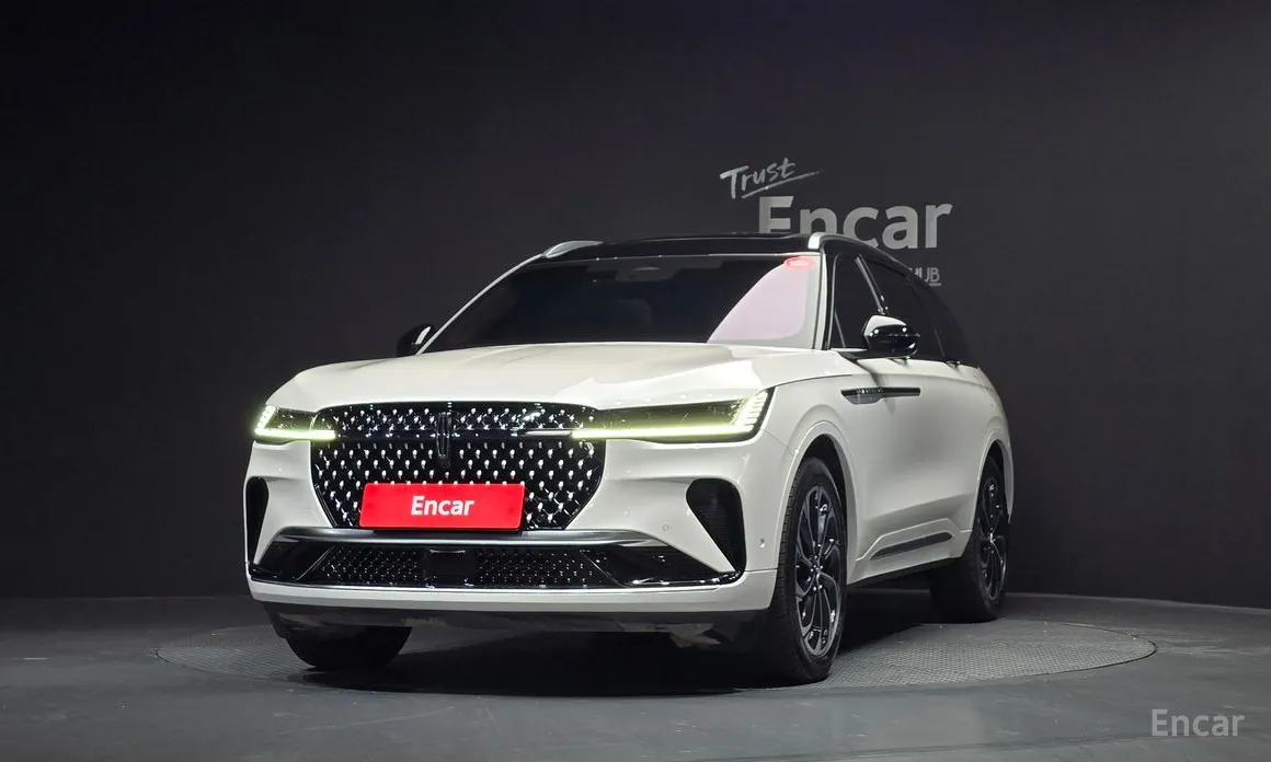 Фото 3 - Lincoln Nautilus