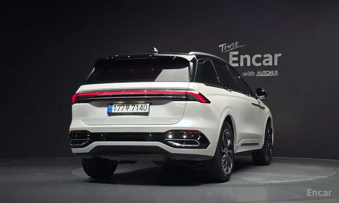 Фото 4 - Lincoln Nautilus