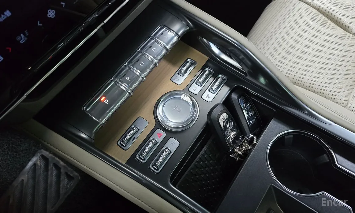 Фото 9 - Lincoln Nautilus