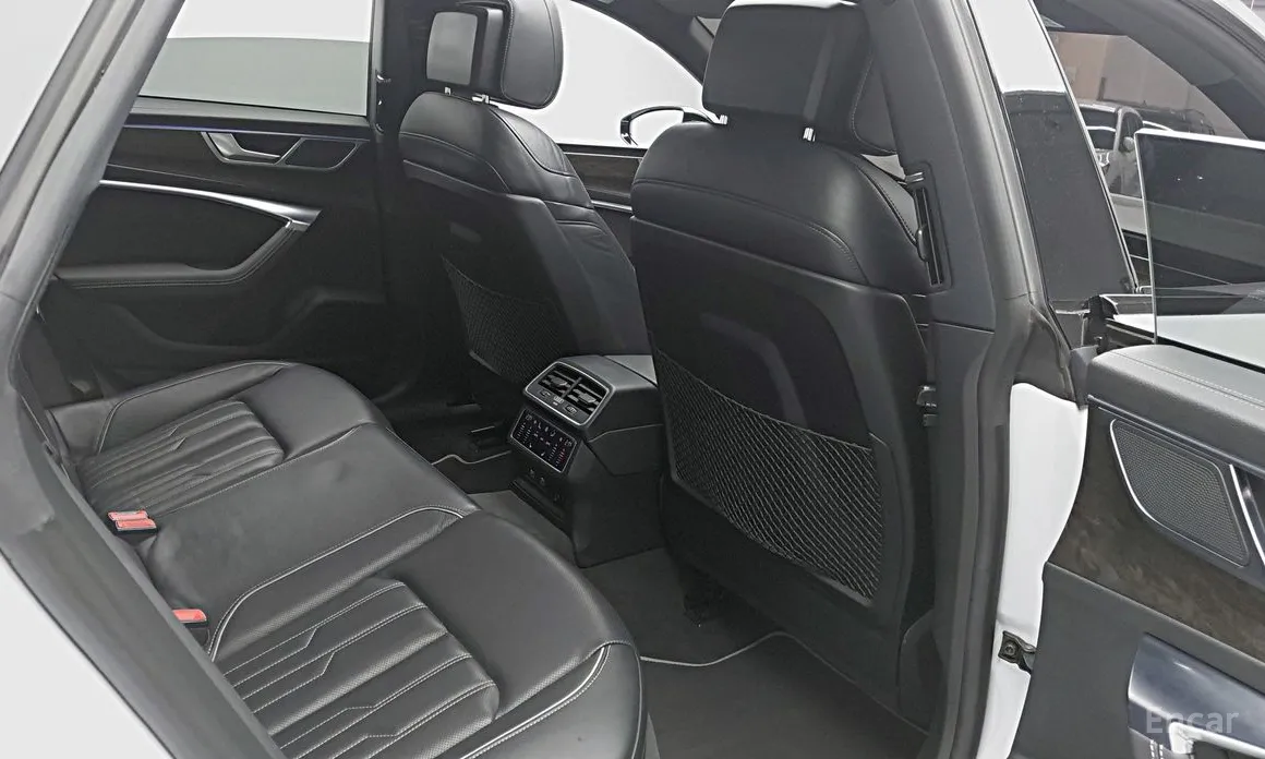 Фото 12 - Audi A7