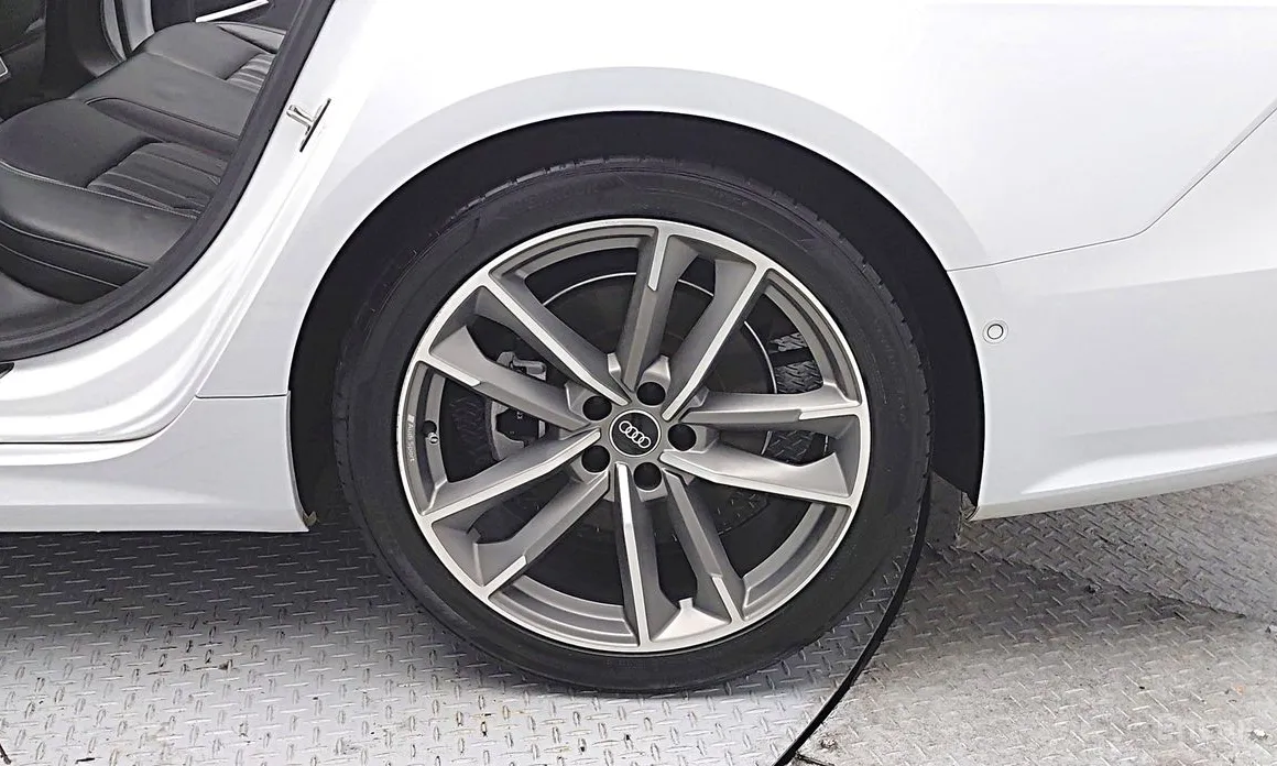 Фото 6 - Audi A7