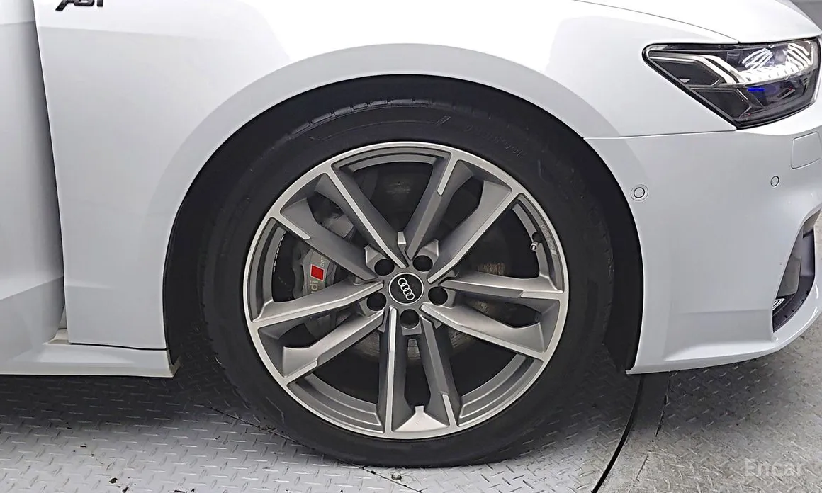 Фото 8 - Audi A7