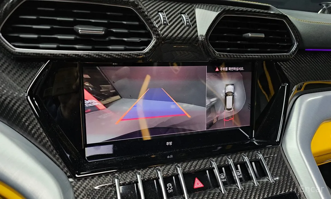 Фото 15 - Lamborghini Urus