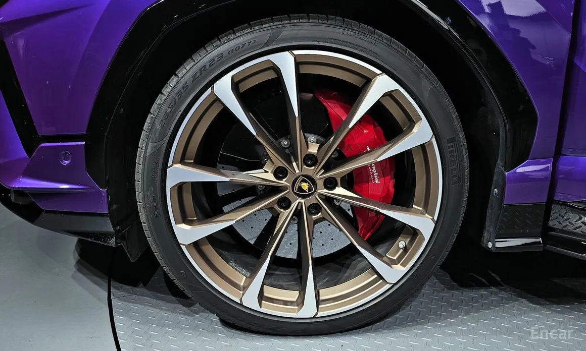 Фото 5 - Lamborghini Urus