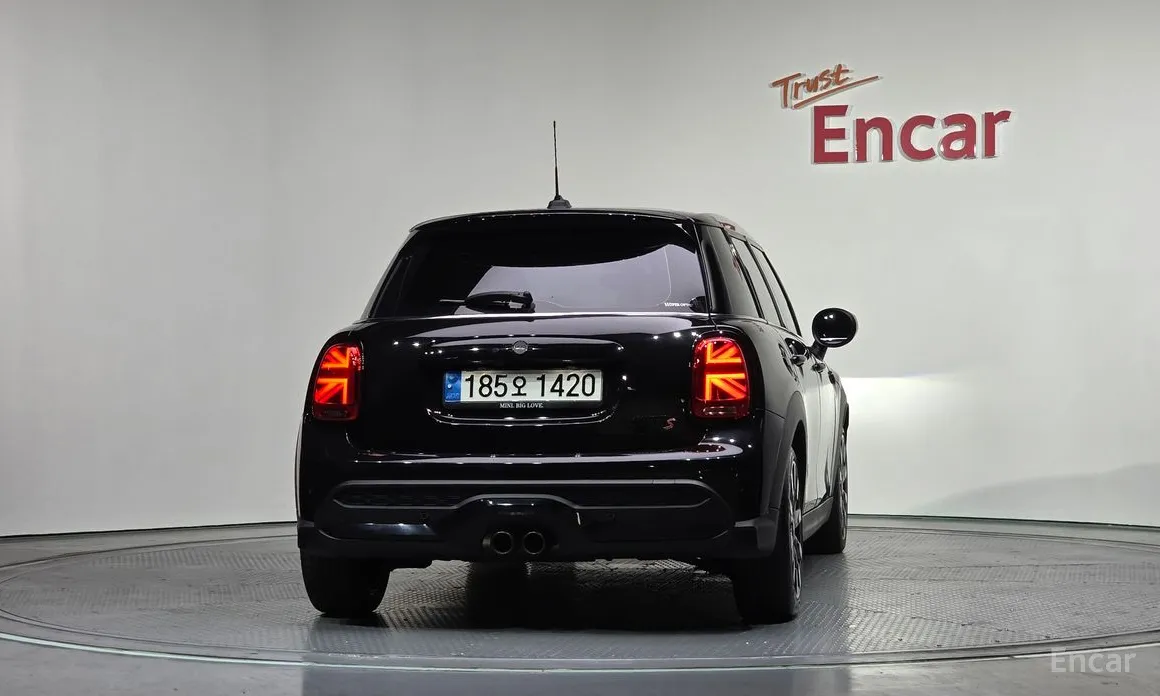 Фото 4 - Mini Cooper