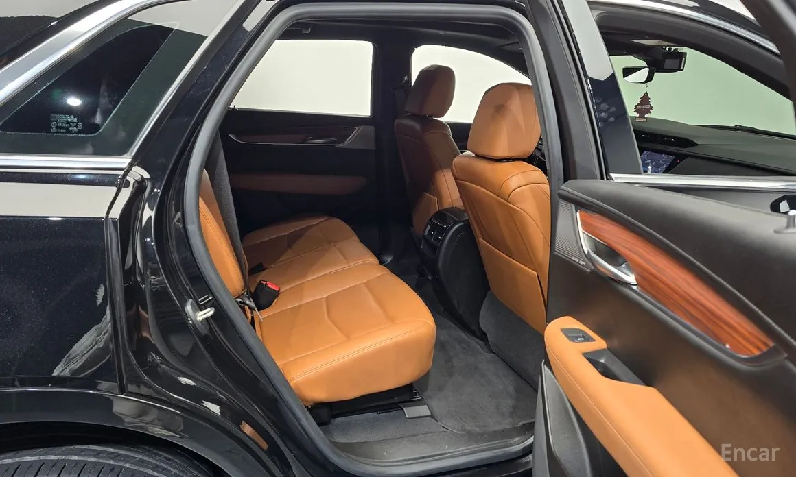 Фото 12 - Cadillac XT5