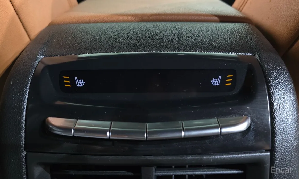 Фото 18 - Cadillac XT5