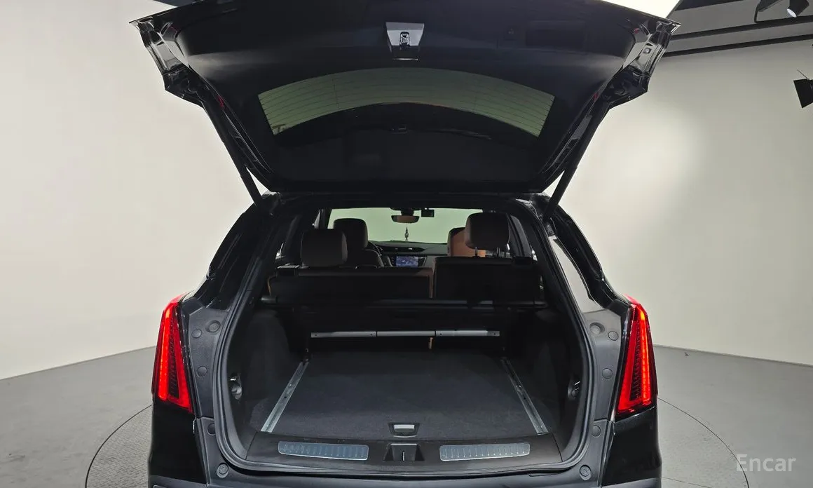 Фото 20 - Cadillac XT5