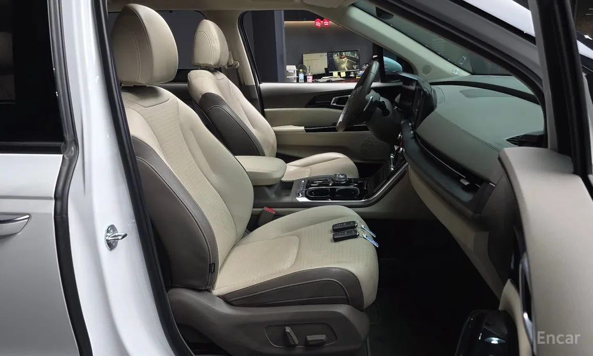 Фото 11 - Kia Carnival