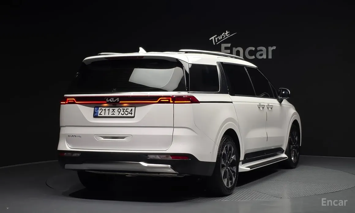 Фото 2 - Kia Carnival